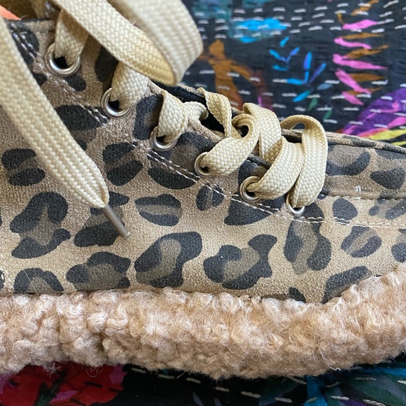 Leopard and faux fur platform lace up sneakers - Picture 6 of 9